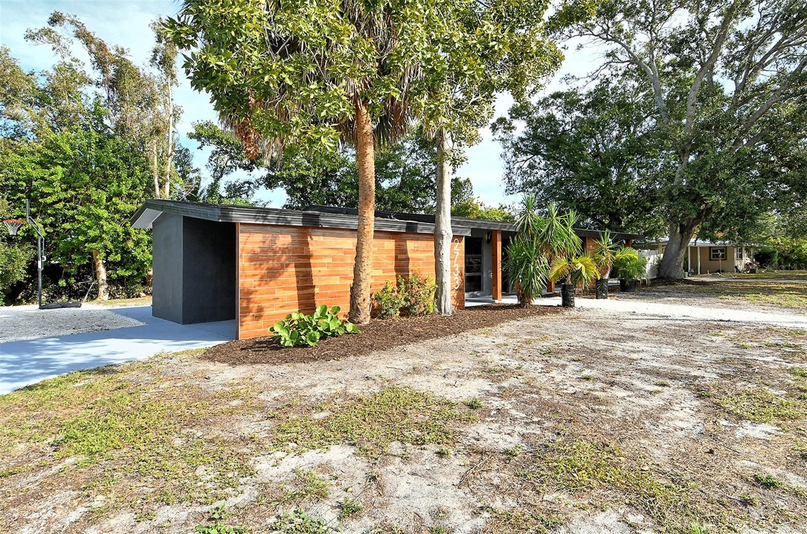 SOUTH GATE - Residential