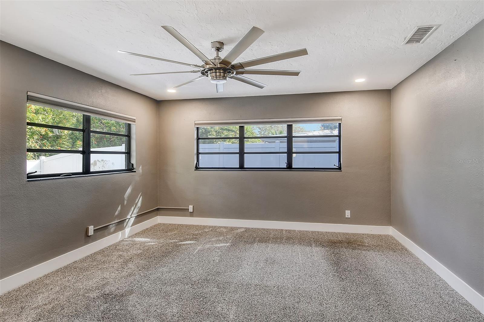 SOUTH GATE - Residential