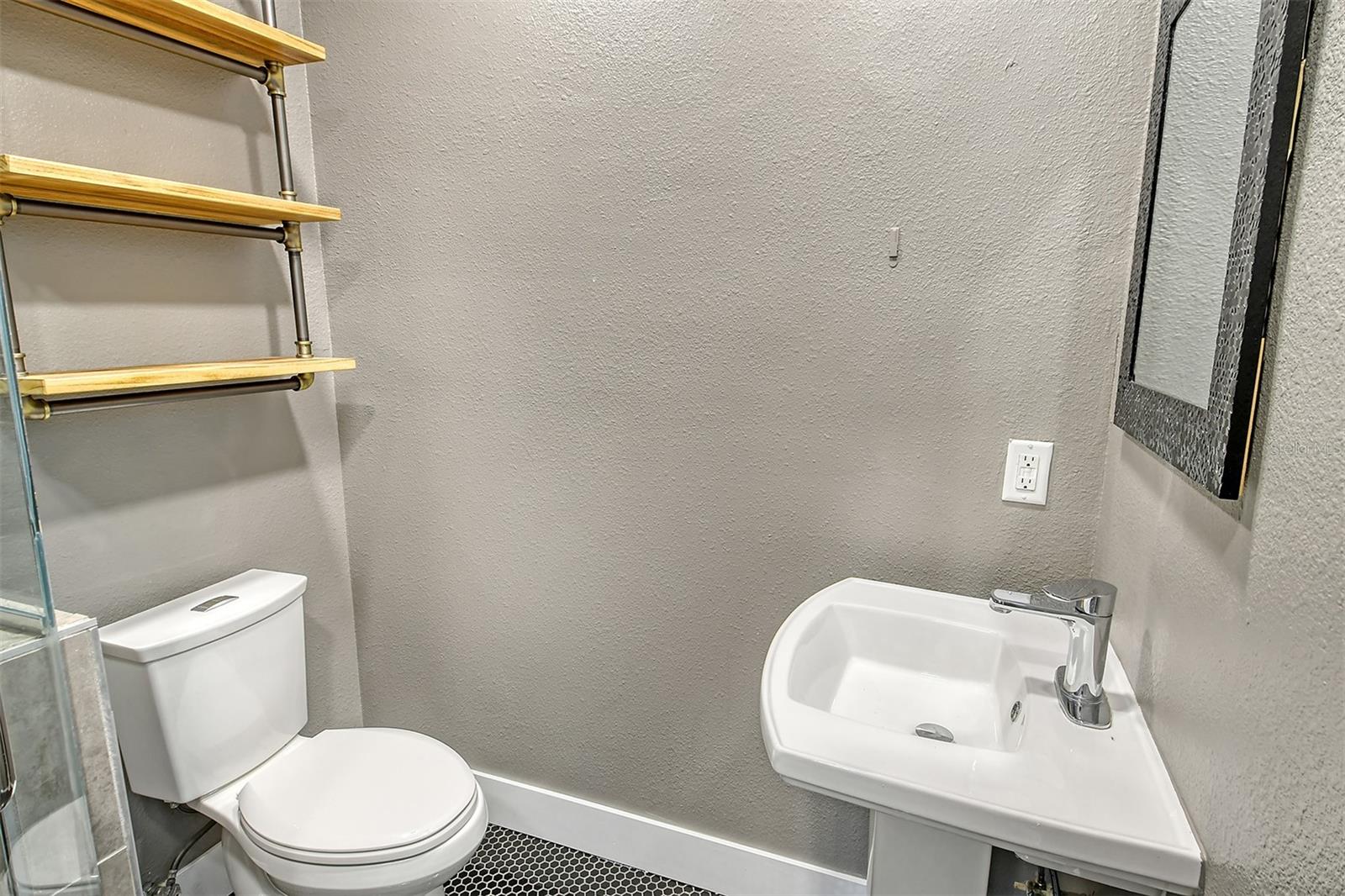 SOUTH GATE - Residential