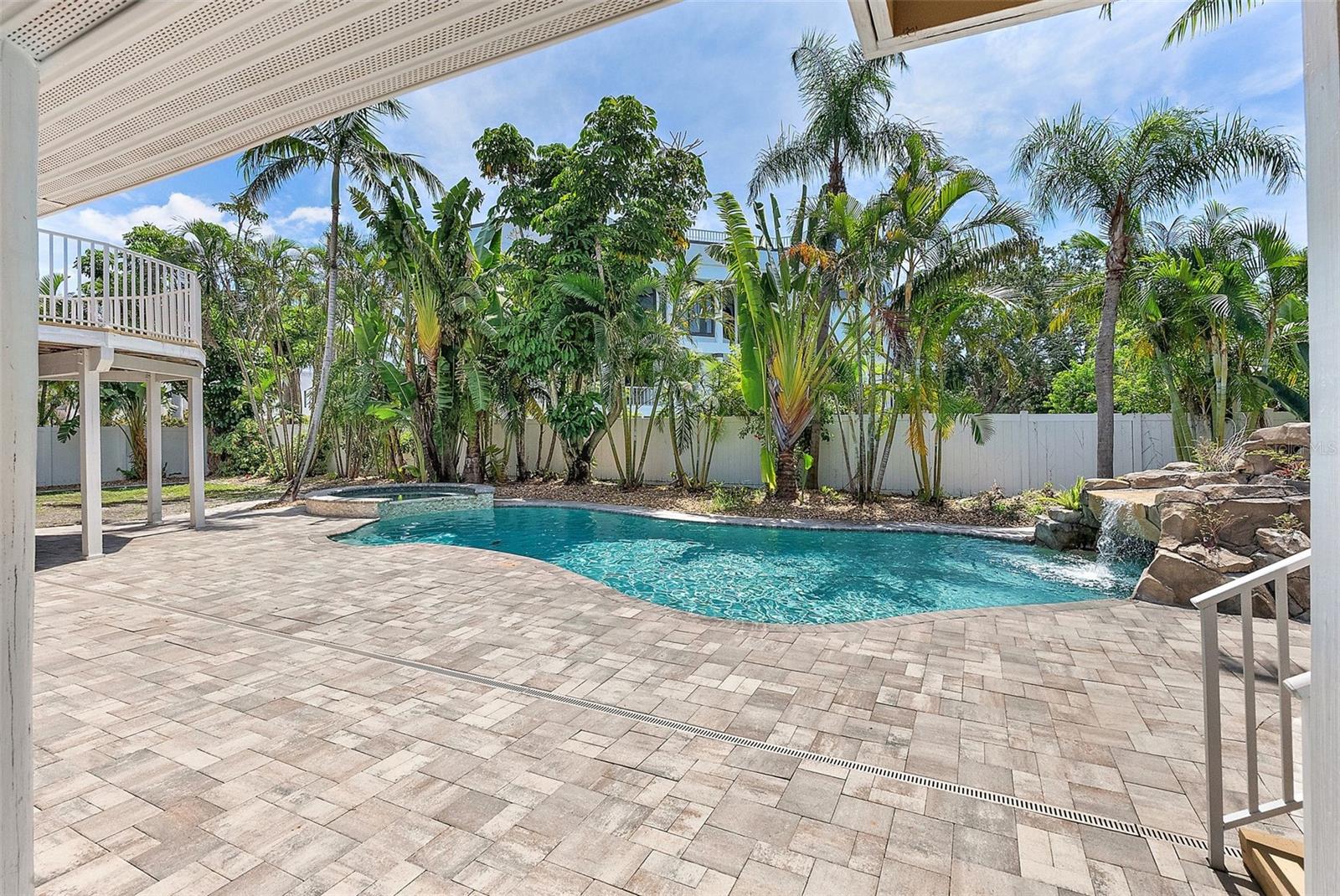 TIERRA VERDE - Residential