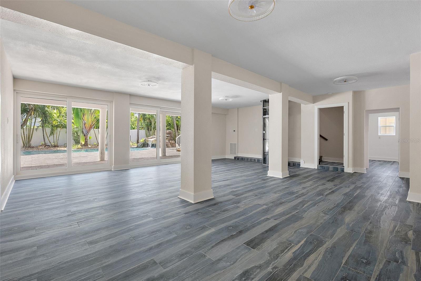 TIERRA VERDE - Residential