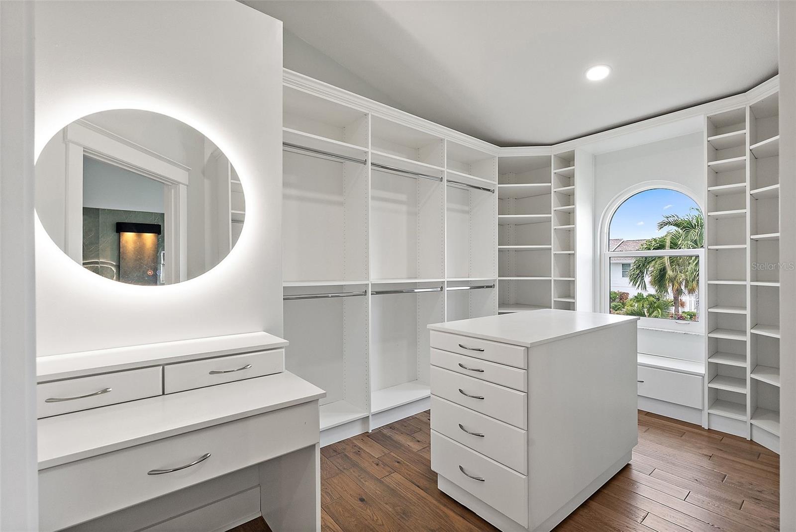 TIERRA VERDE - Residential