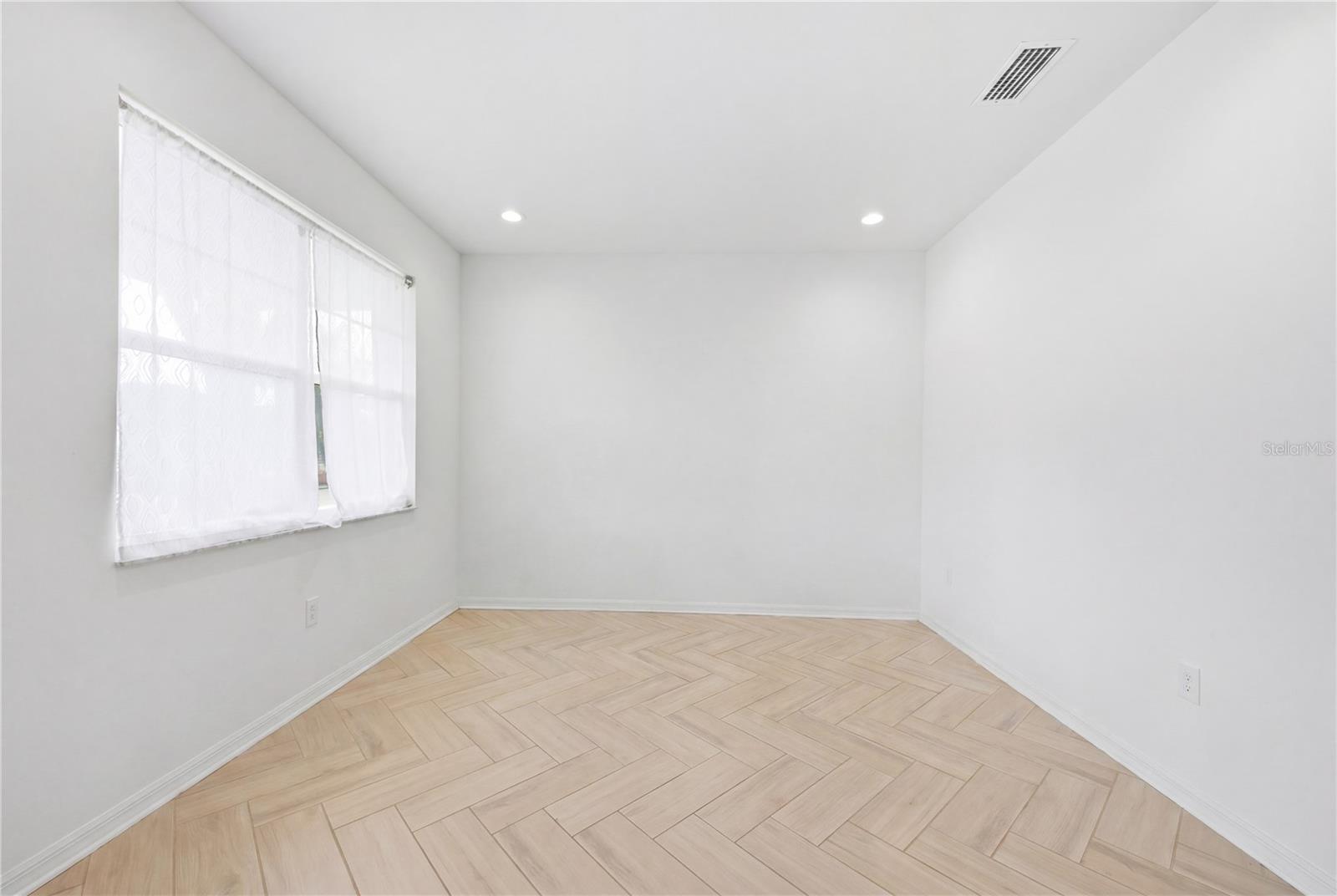 ISLES AT BAYVIEW PH I SUBPH A & B - Residential Lease