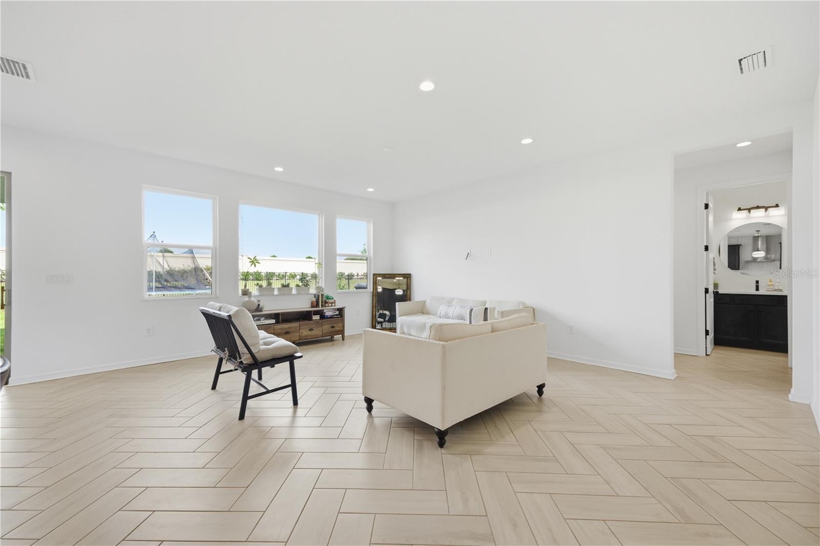 ISLES AT BAYVIEW PH I SUBPH A & B - Residential Lease