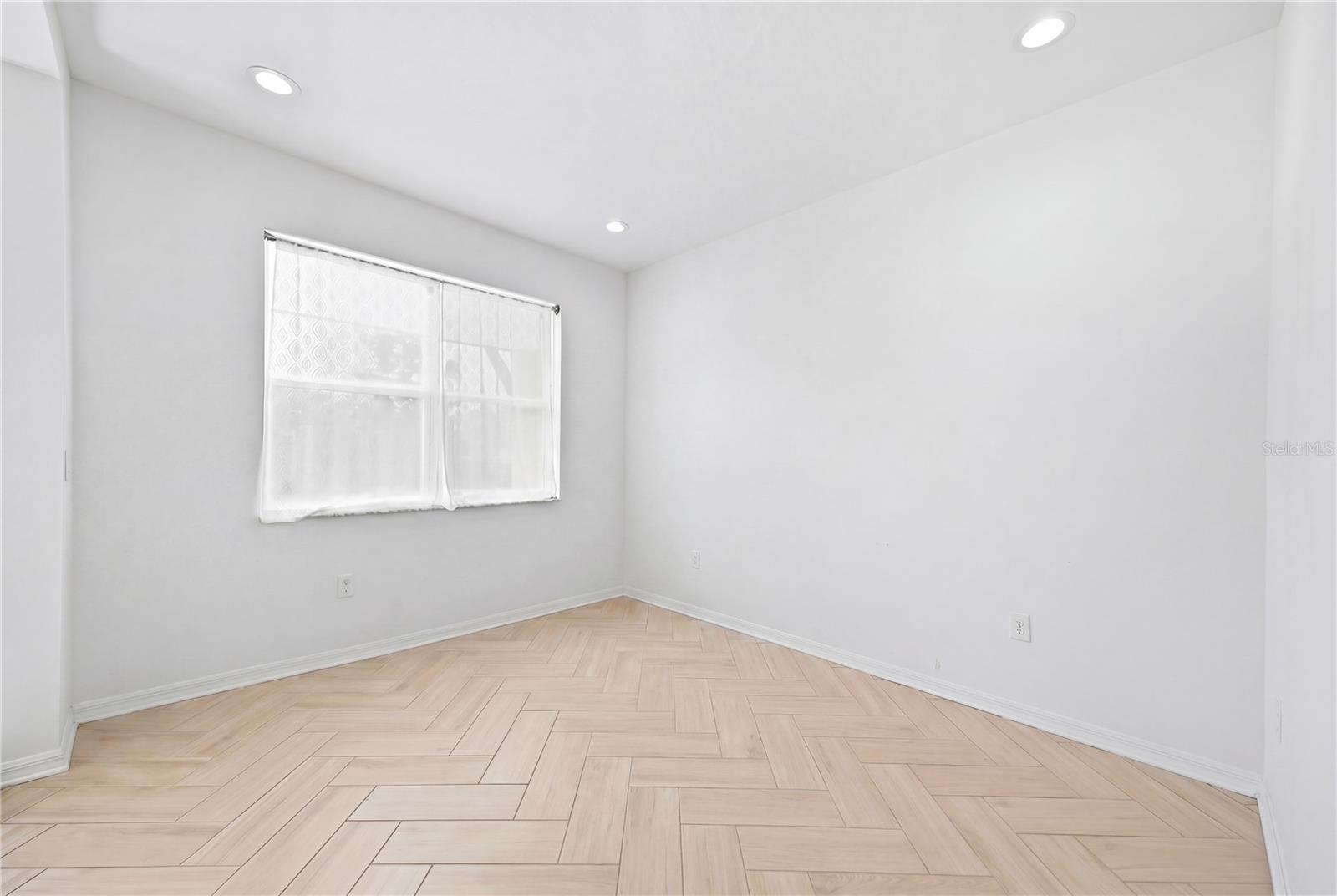 ISLES AT BAYVIEW PH I SUBPH A & B - Residential Lease