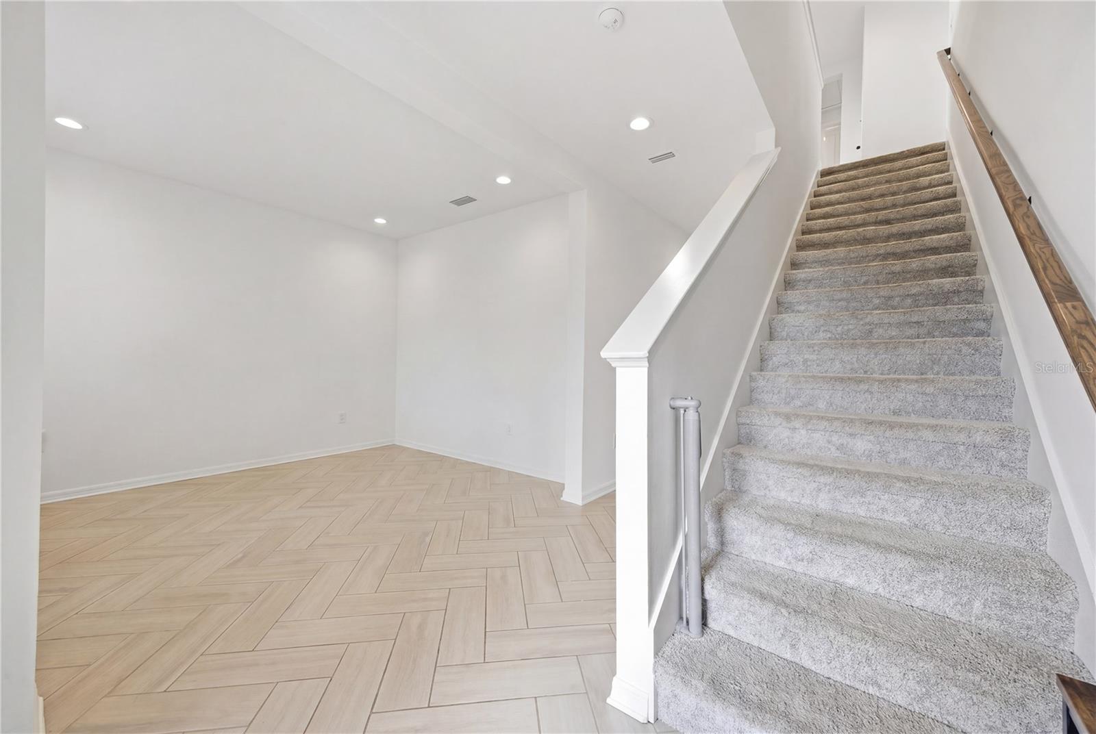 ISLES AT BAYVIEW PH I SUBPH A & B - Residential Lease