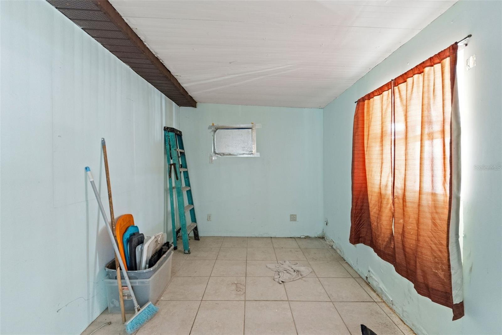 PINE KNOLL - Commercial Sale