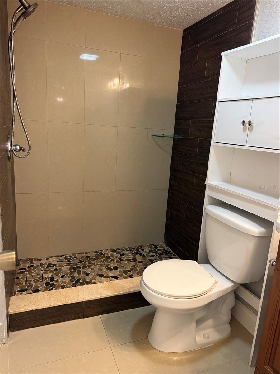 THE GREENS OF TOWNN COUNTRY - Residential