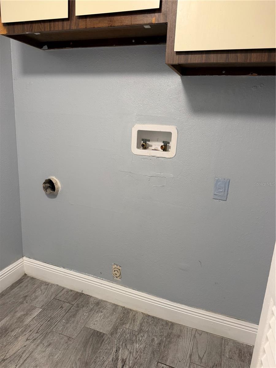 THE GREENS OF TOWNN COUNTRY - Residential