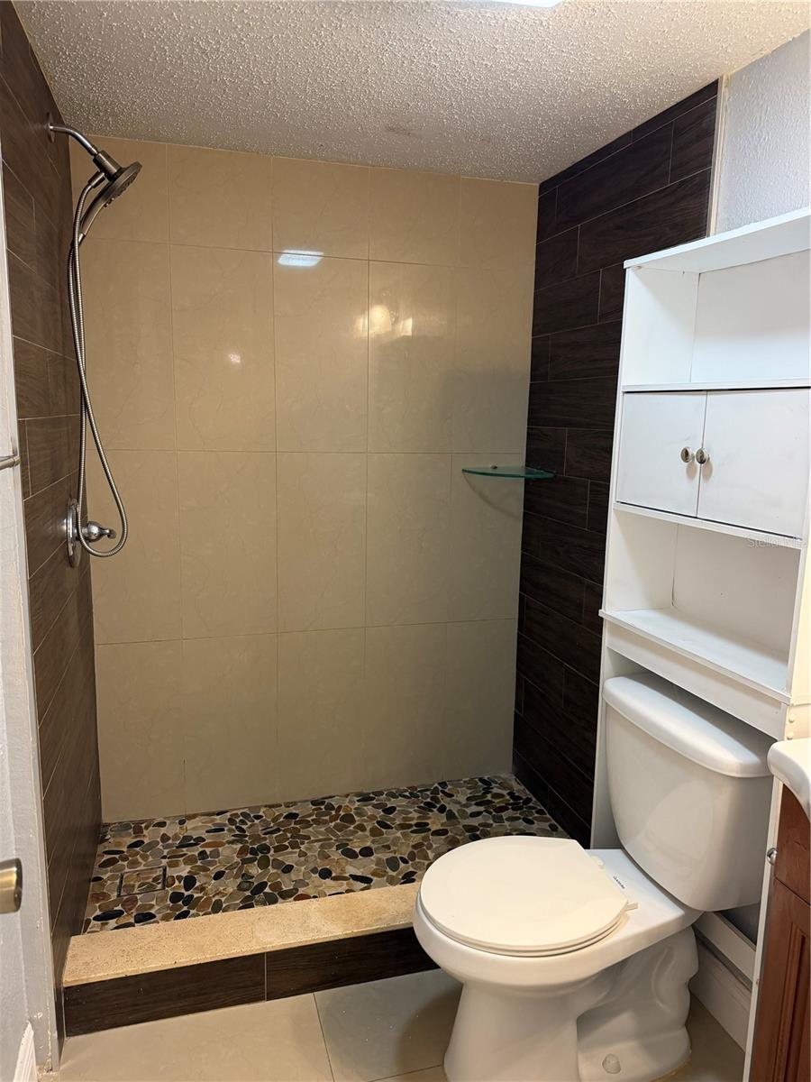 THE GREENS OF TOWNN COUNTRY - Residential