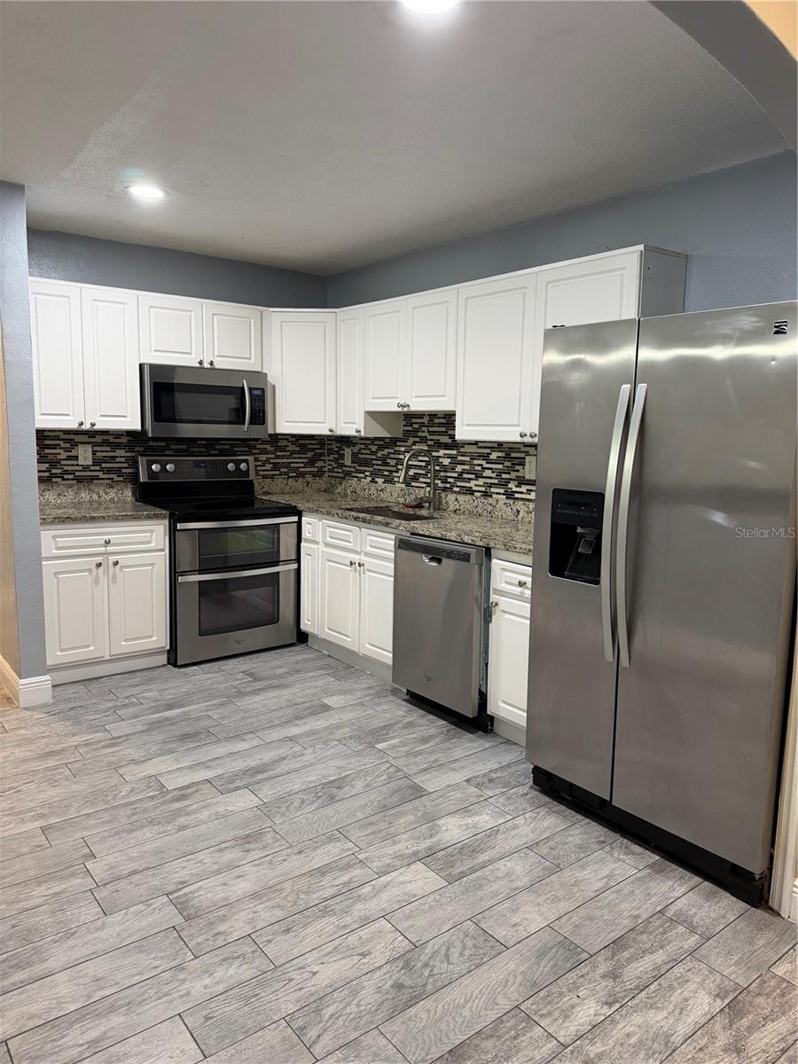 THE GREENS OF TOWNN COUNTRY - Residential