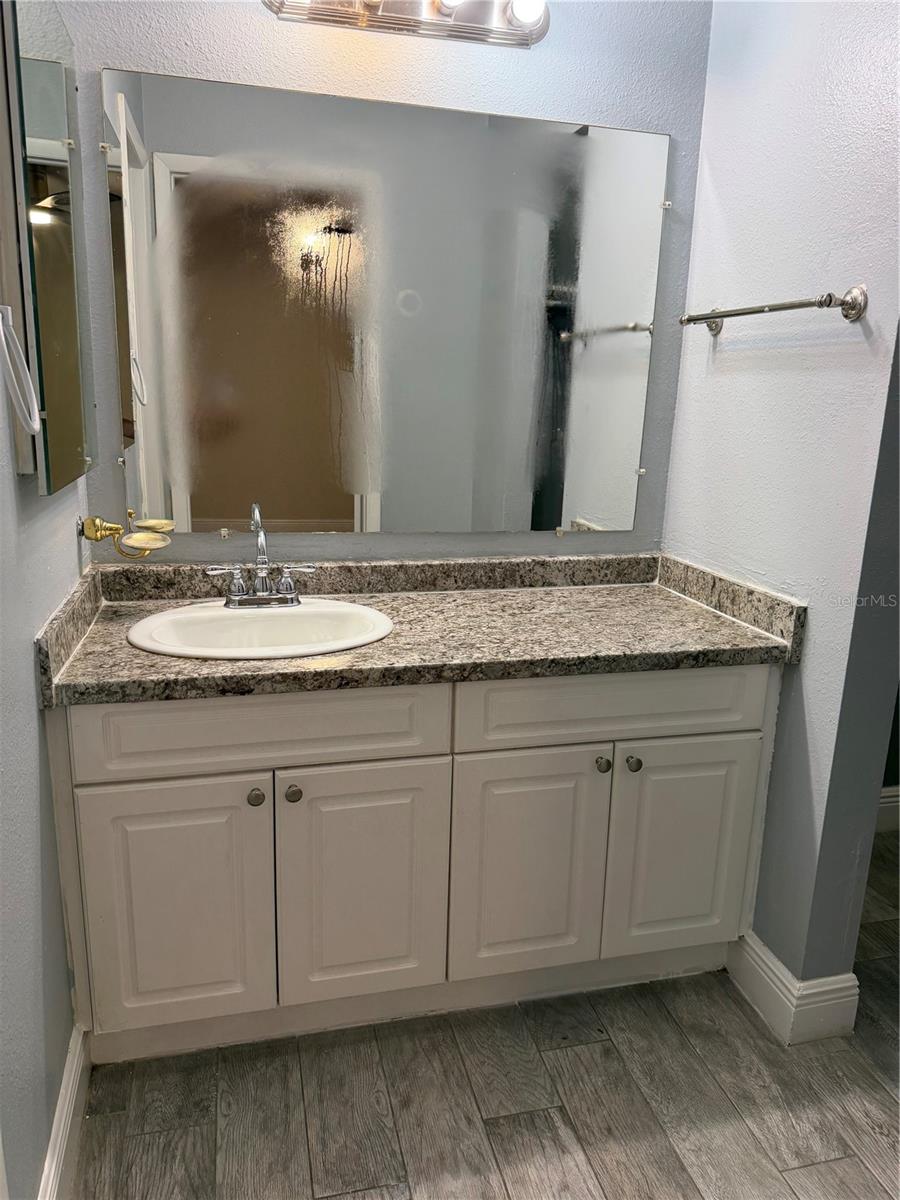 THE GREENS OF TOWNN COUNTRY - Residential