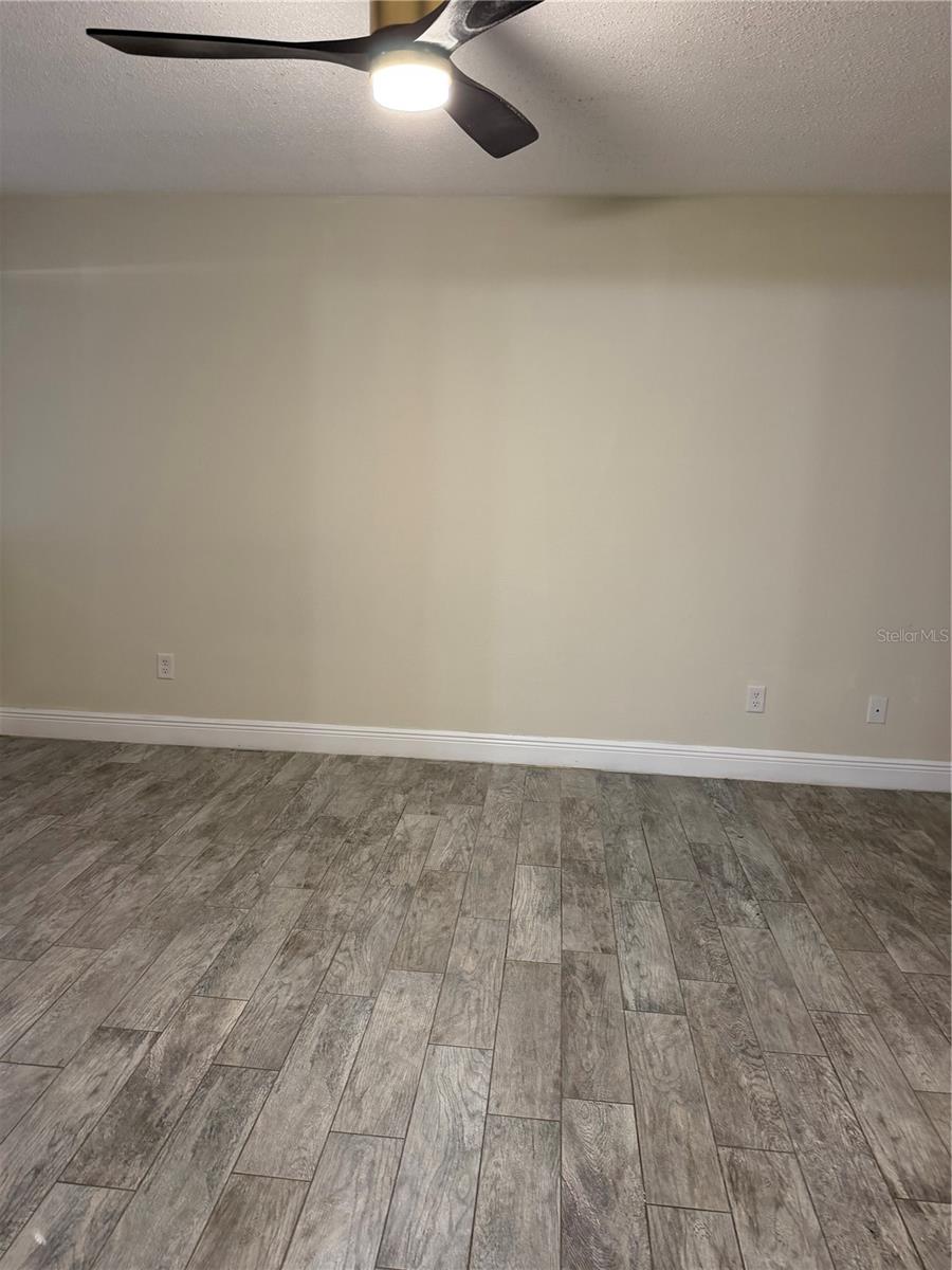 THE GREENS OF TOWNN COUNTRY - Residential