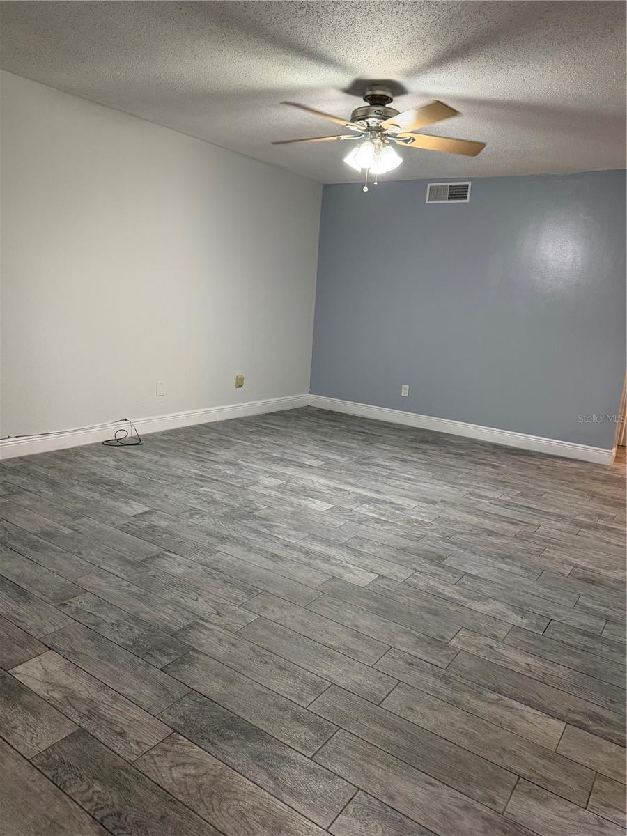 THE GREENS OF TOWNN COUNTRY - Residential