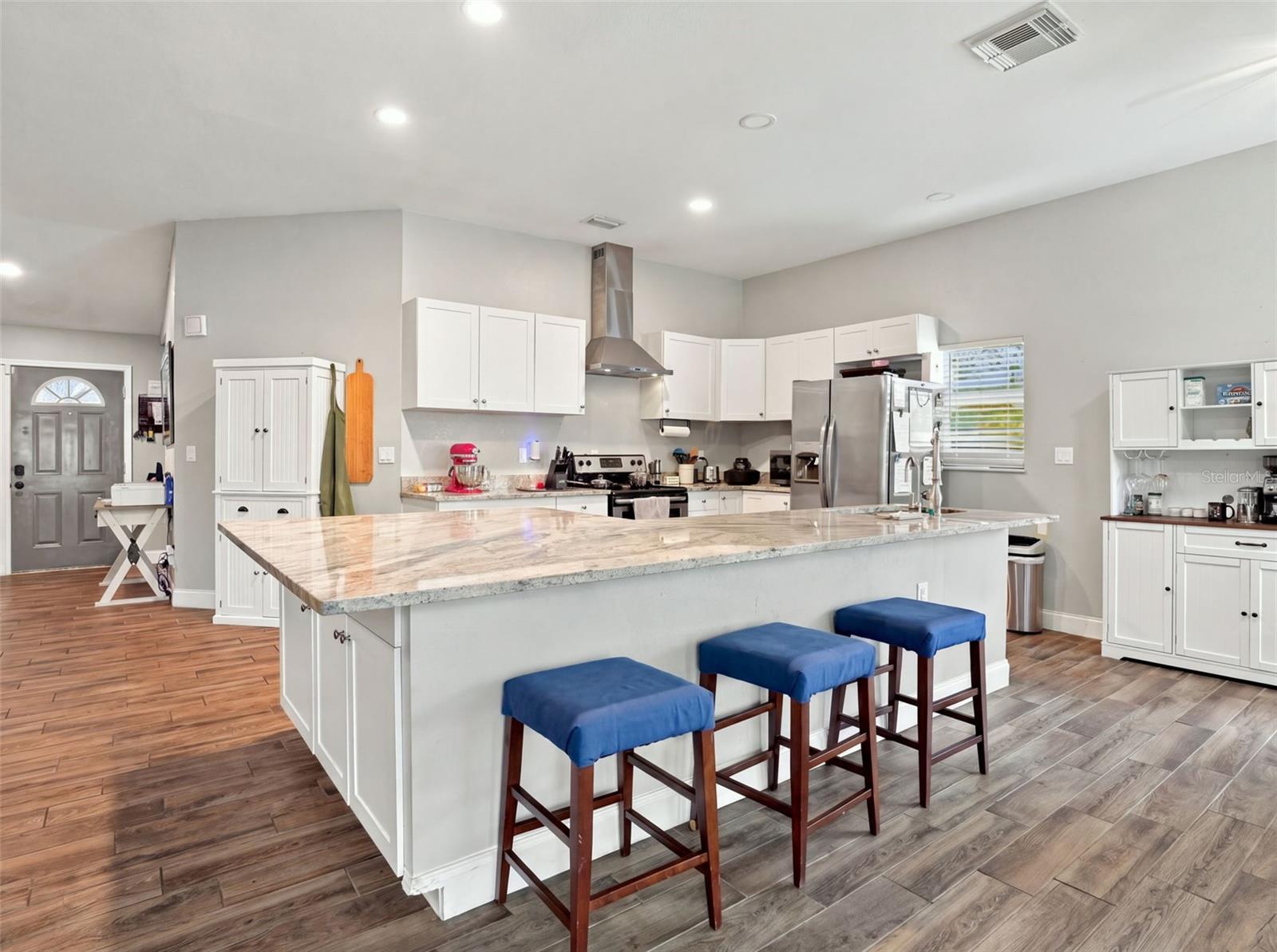 5604 REDHAWK DRIVE