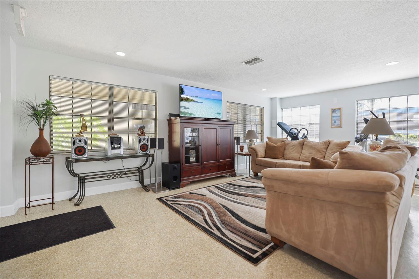 HARBOR POINTE CONDO - Residential