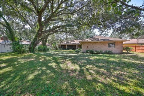 A home in VALRICO