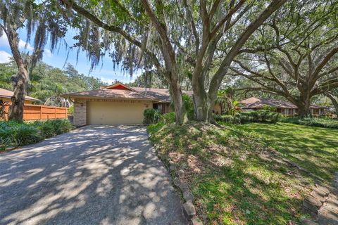 A home in VALRICO