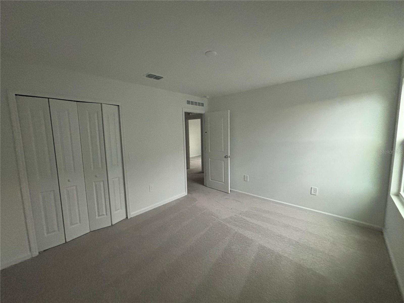 KNIGHTSBRIDGE 50S - Residential Lease