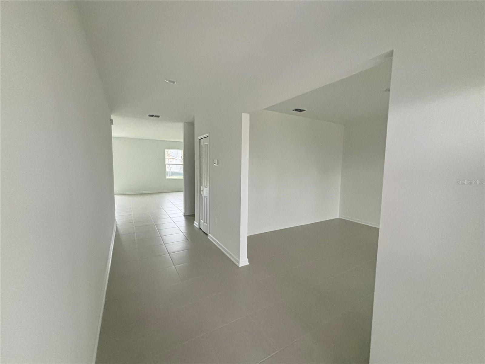 KNIGHTSBRIDGE 50S - Residential Lease