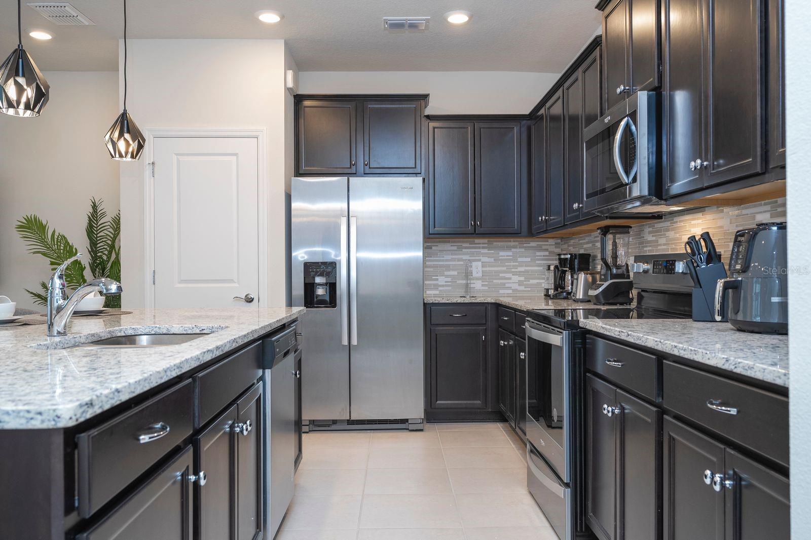 WINDSOR ISLAND RESIDENCE PH 3 - Residential