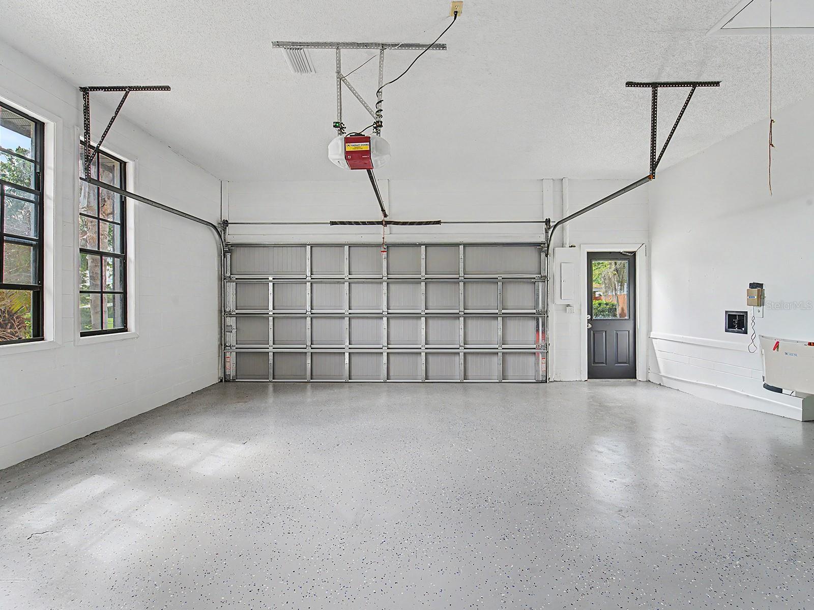 COUNTRY OAKS LAKELAND - Residential