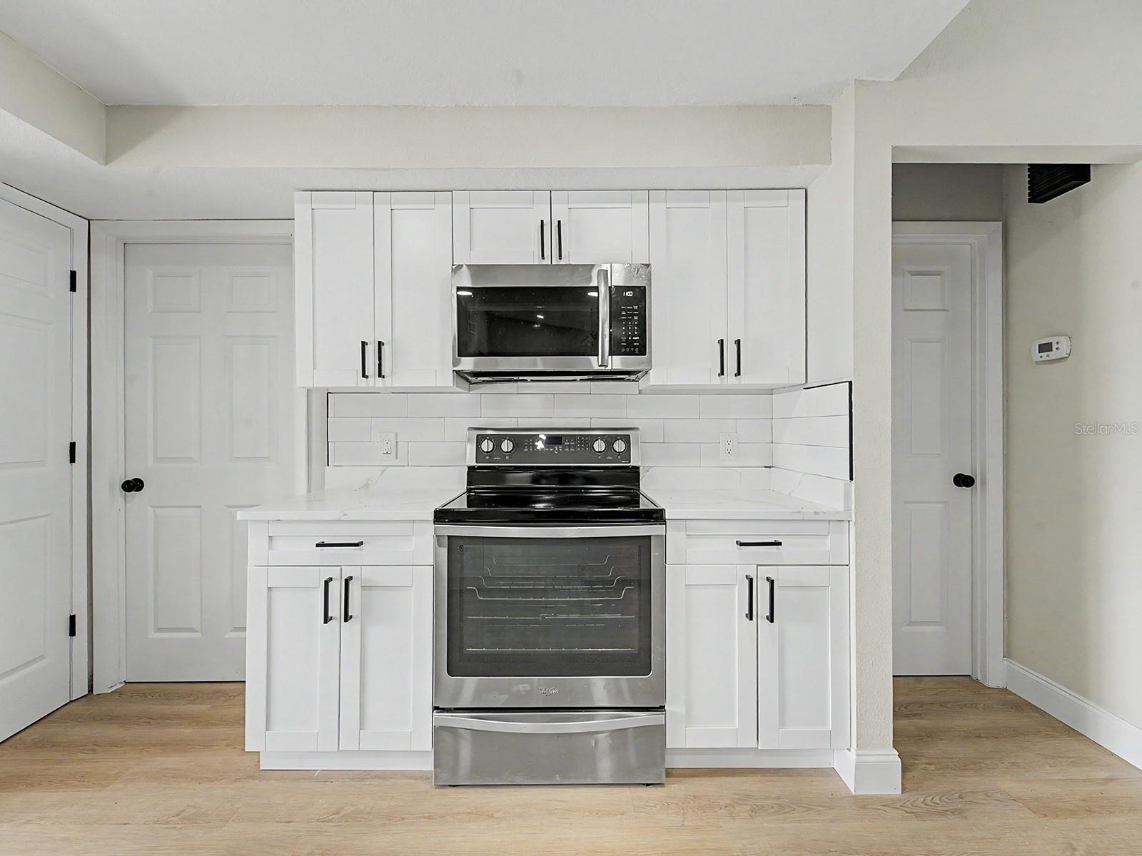 COUNTRY OAKS LAKELAND - Residential