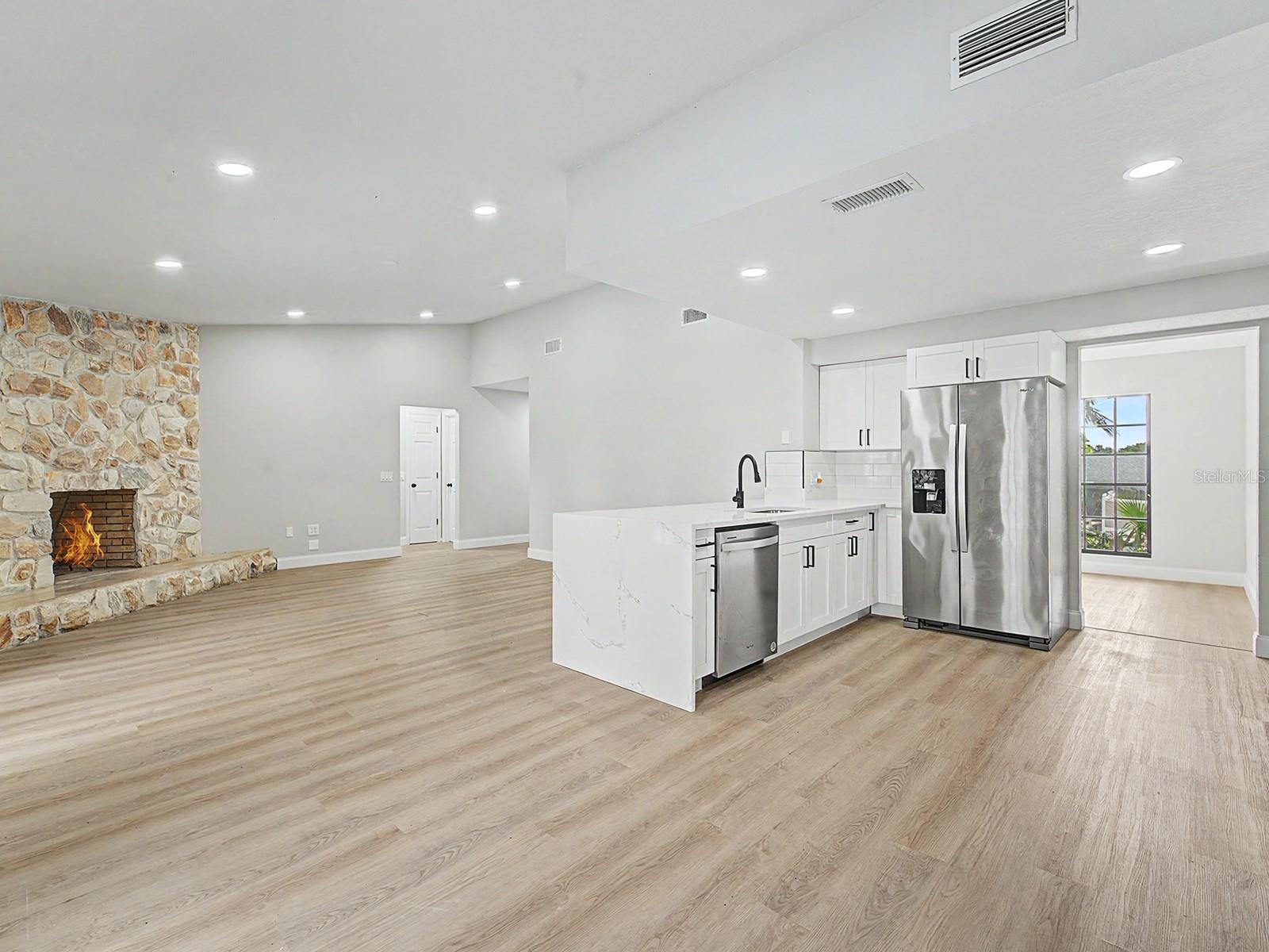 COUNTRY OAKS LAKELAND - Residential