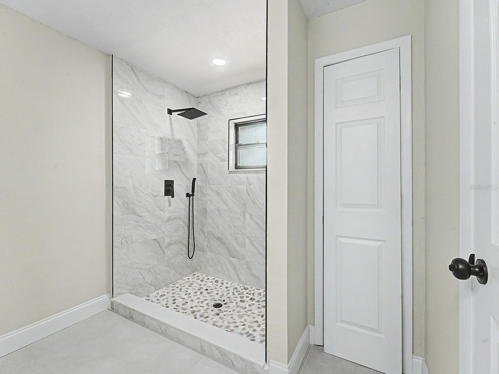 COUNTRY OAKS LAKELAND - Residential