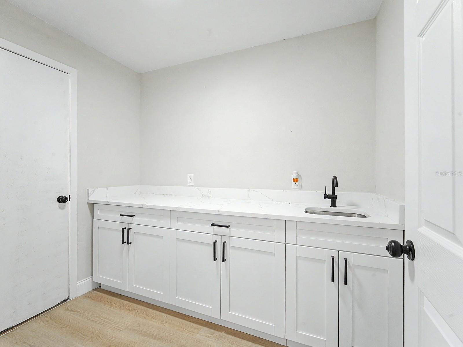 COUNTRY OAKS LAKELAND - Residential