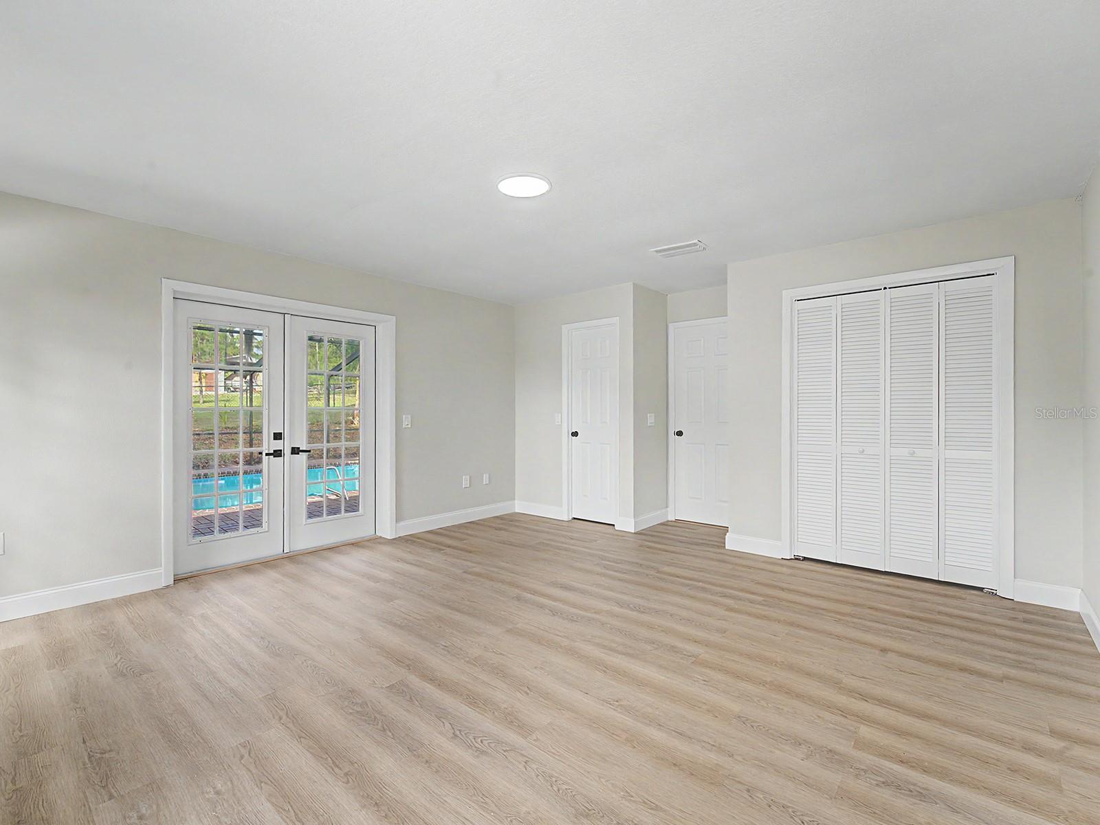 COUNTRY OAKS LAKELAND - Residential