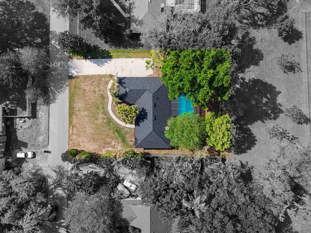 Photo of 6918 Odoniel Loop W, Lakeland, FL 33809 (MLS # TB8493967)