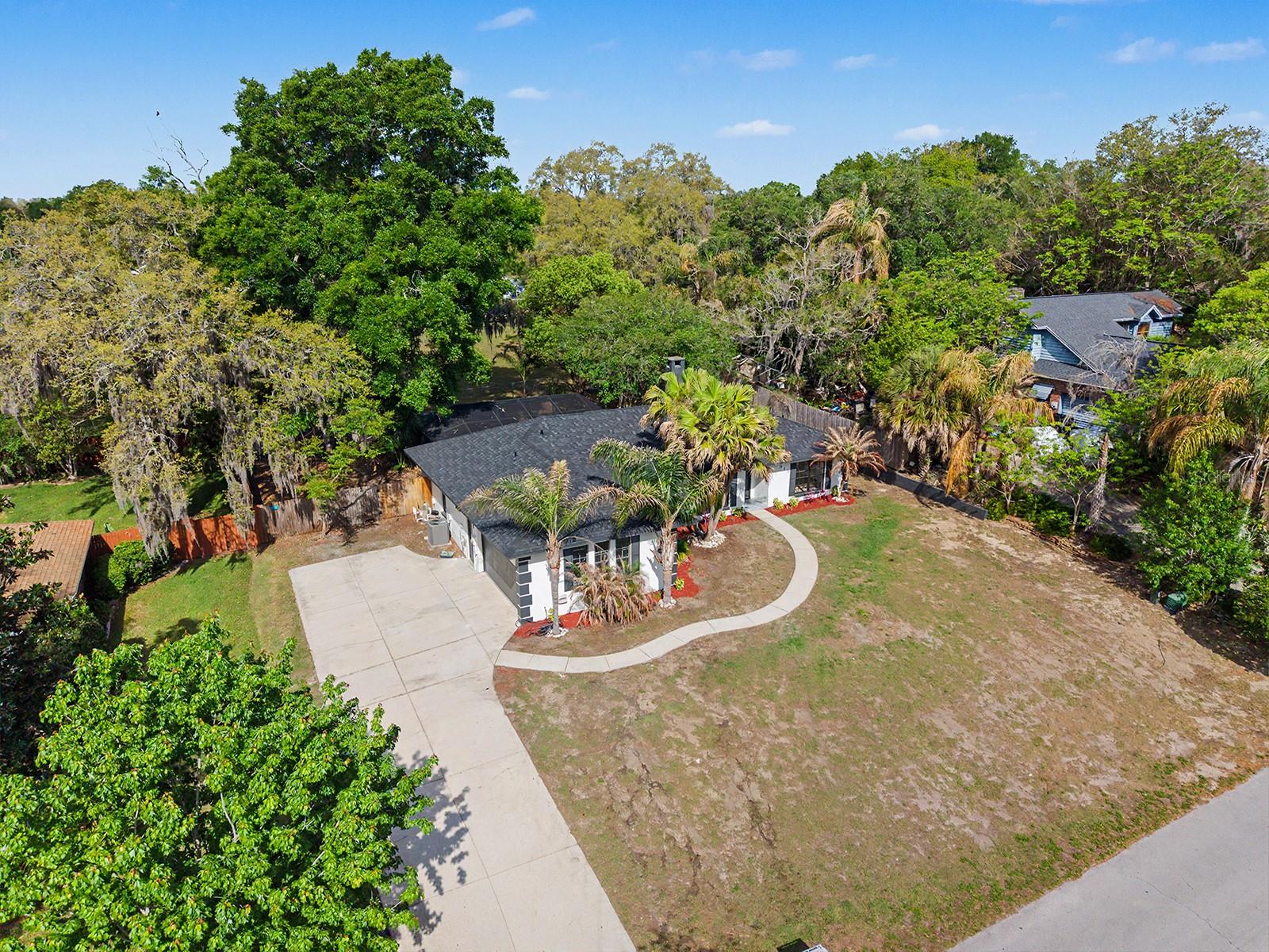 COUNTRY OAKS LAKELAND - Residential