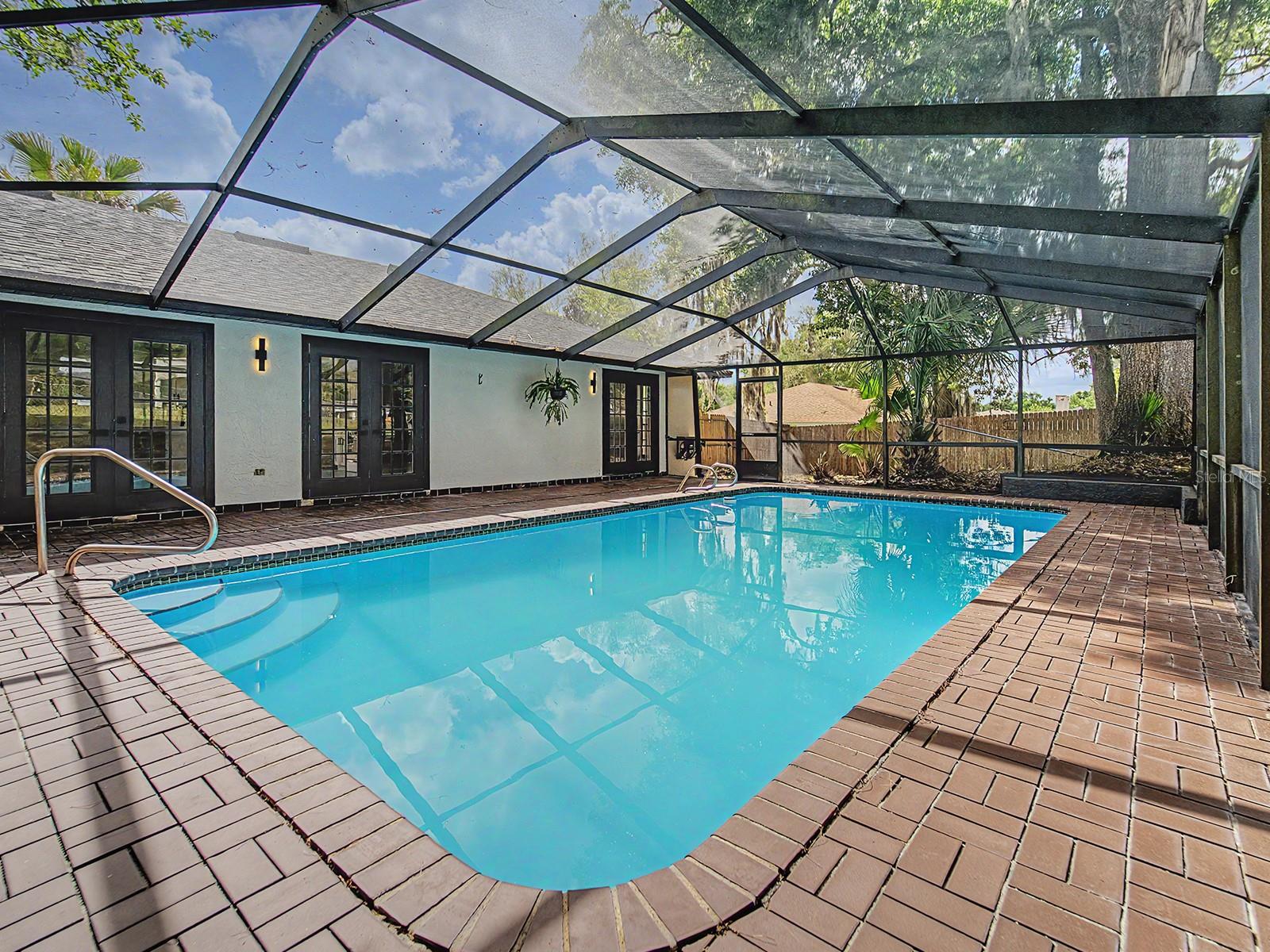 COUNTRY OAKS LAKELAND - Residential