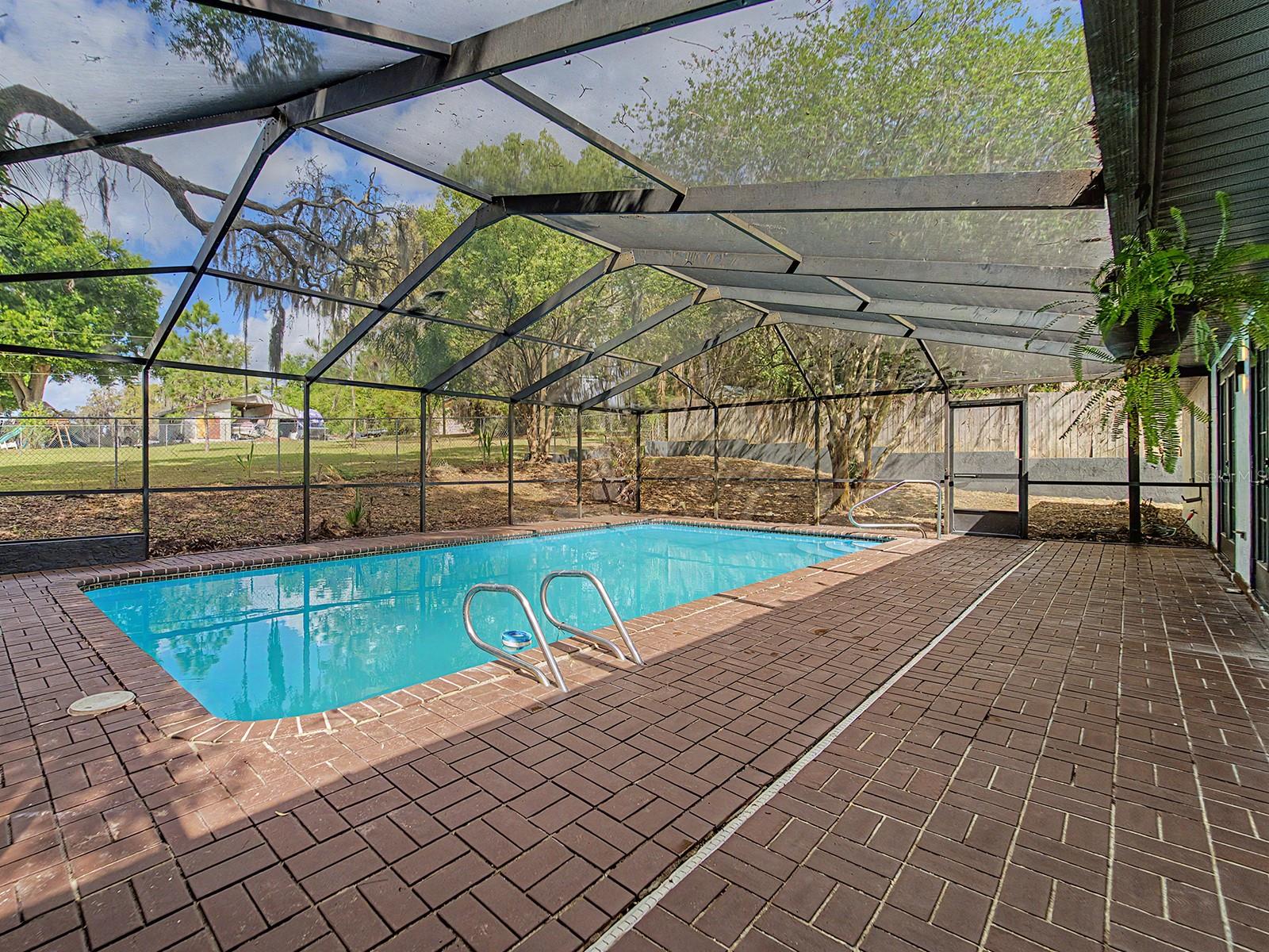 COUNTRY OAKS LAKELAND - Residential