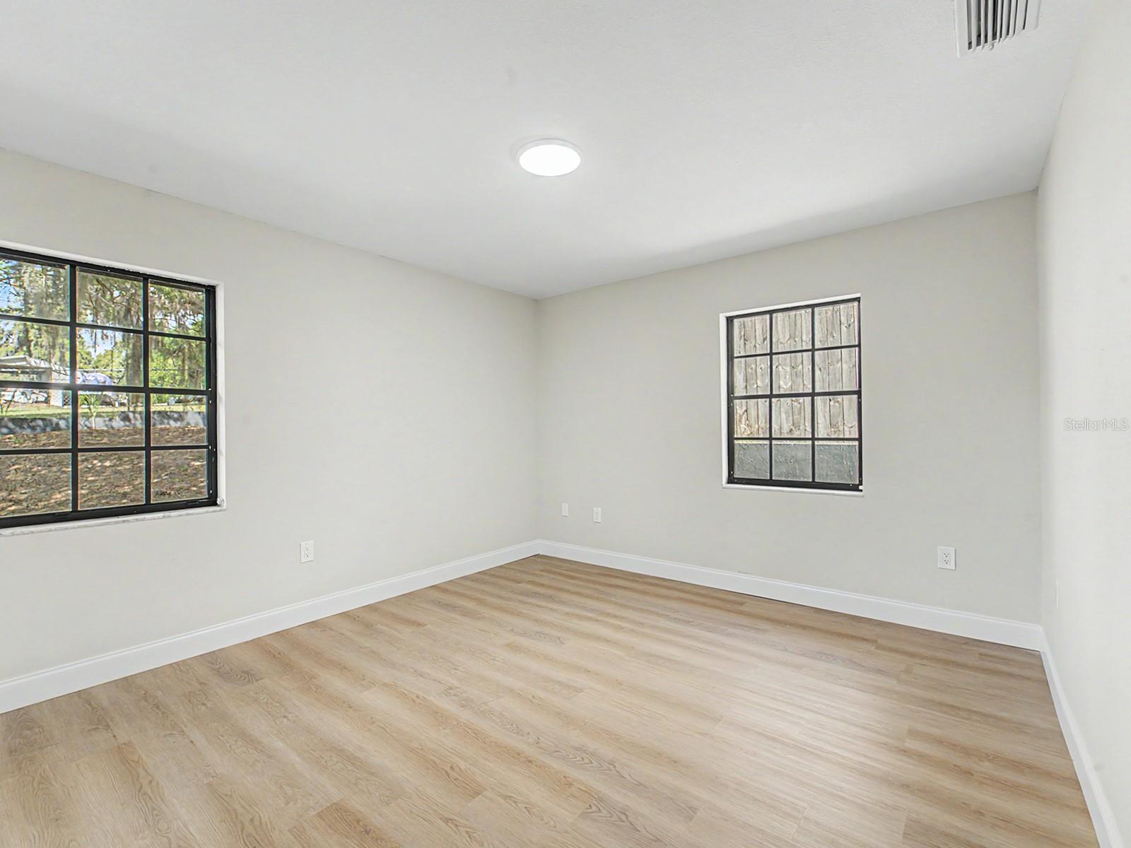 COUNTRY OAKS LAKELAND - Residential