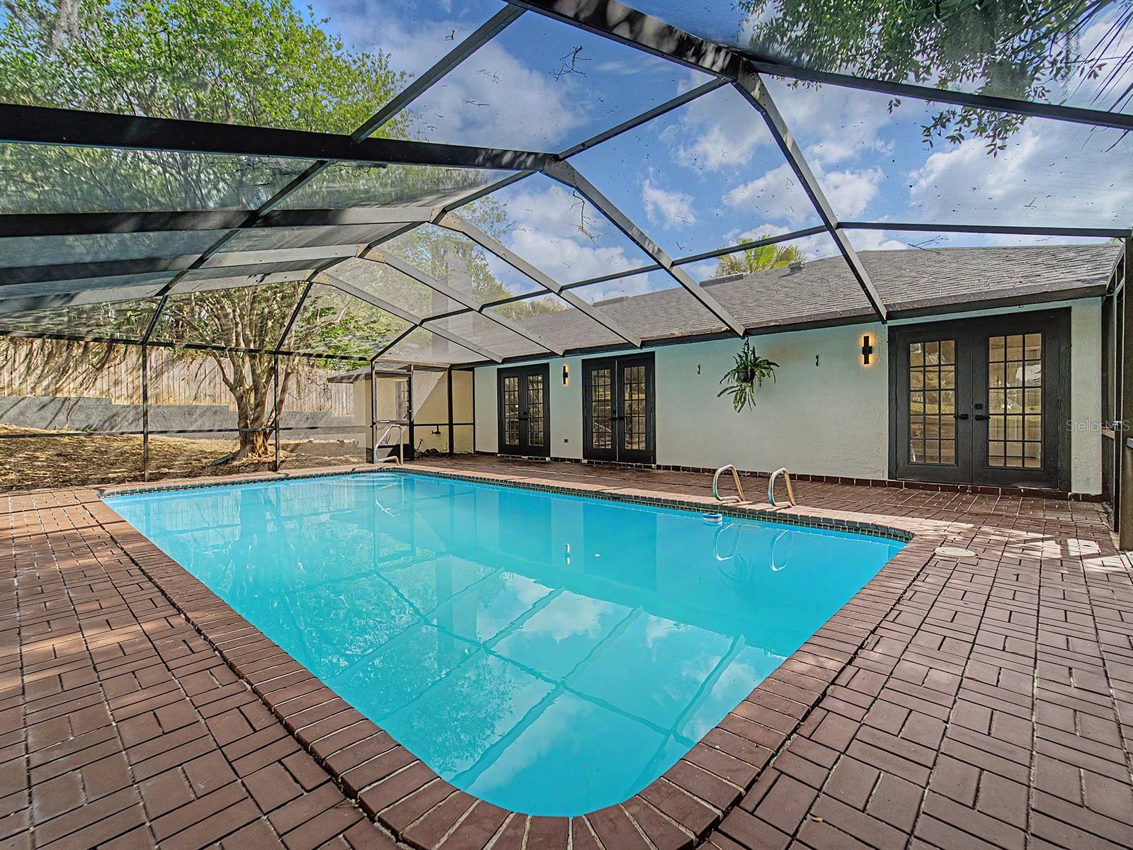 COUNTRY OAKS LAKELAND - Residential