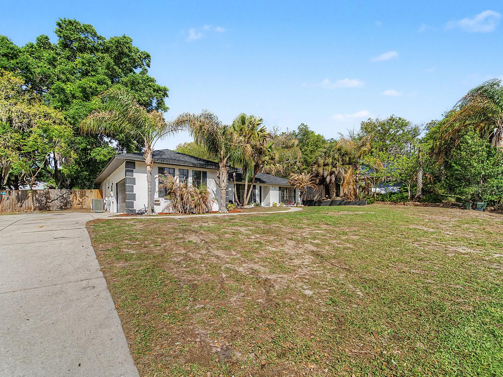 COUNTRY OAKS LAKELAND - Residential