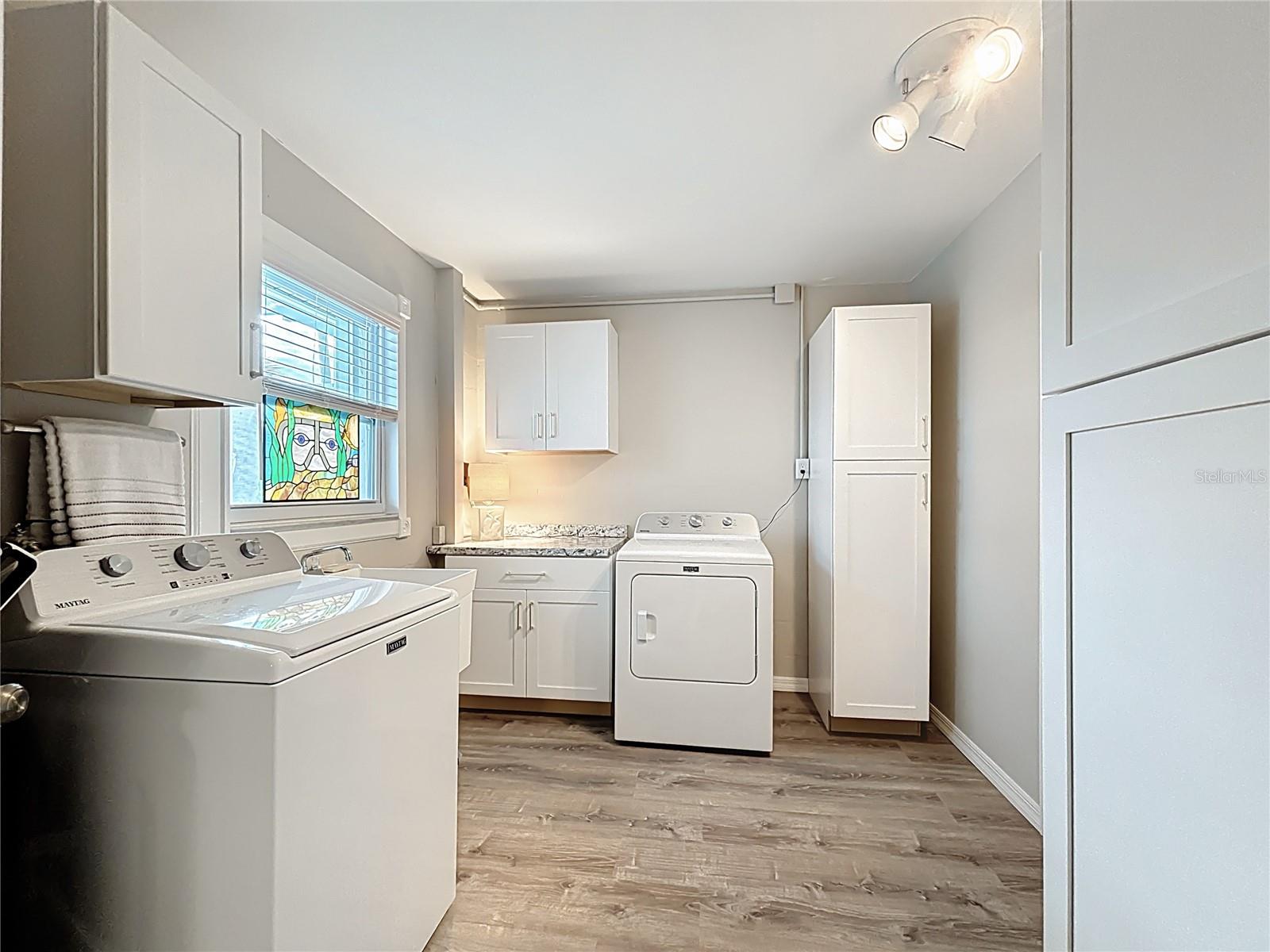 PALM POINT - Residential