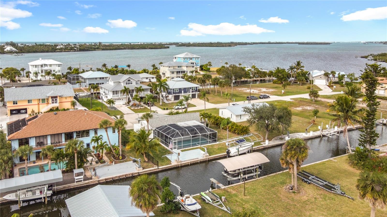 PALM POINT - Residential