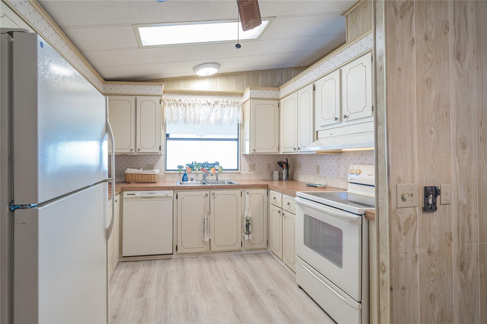 LAKE CONLEY MHP - Residential