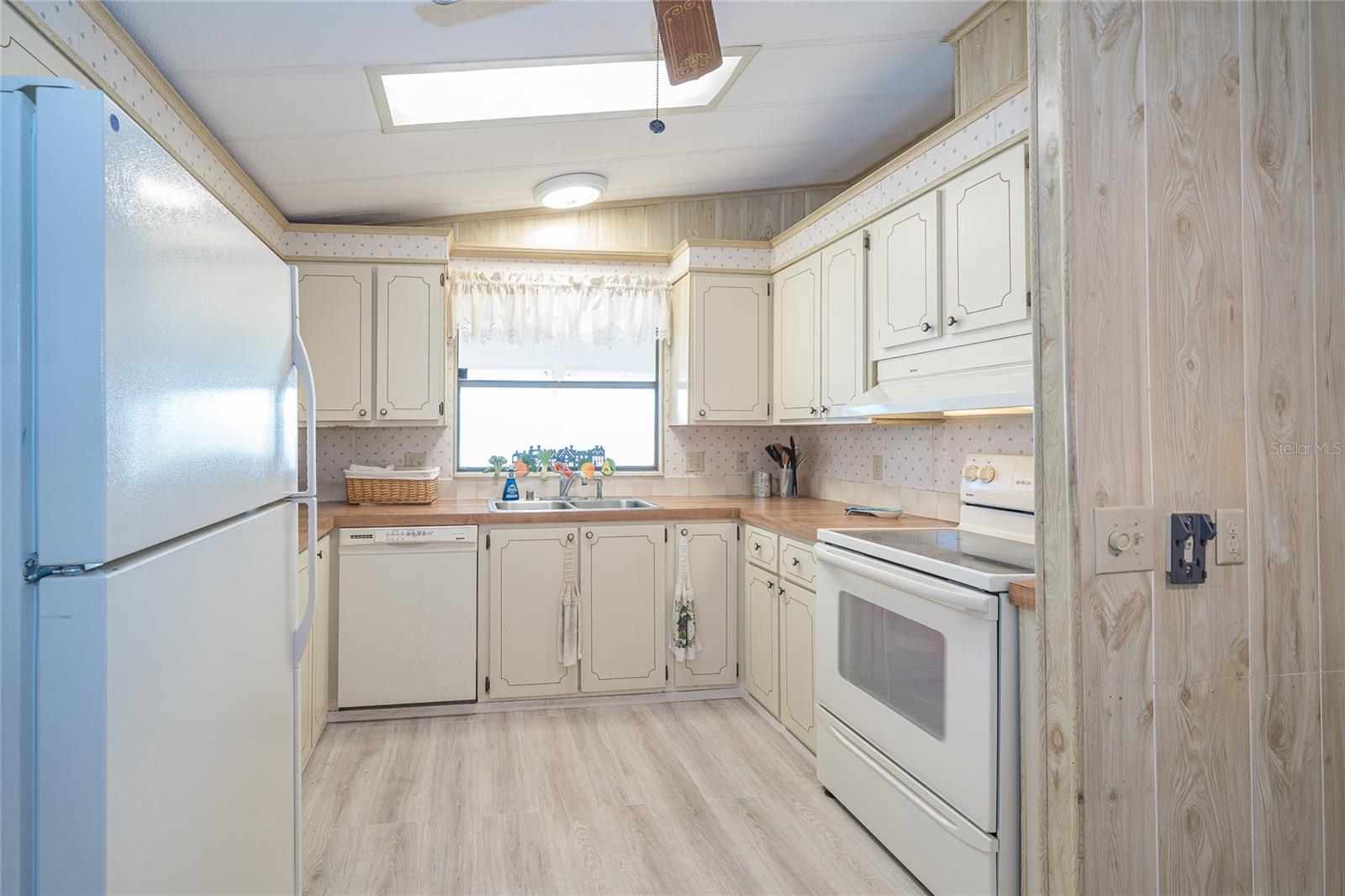 LAKE CONLEY MHP - Residential