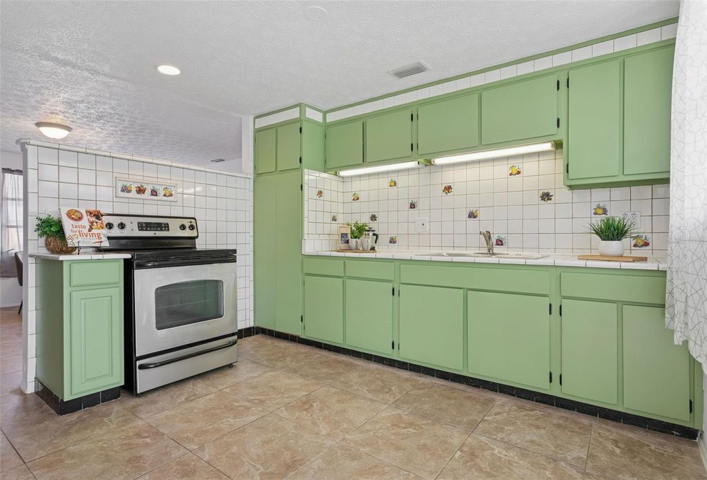 Photo of 8105 Alpine Avenue, Tampa, FL 33619 (MLS # TB8478999)