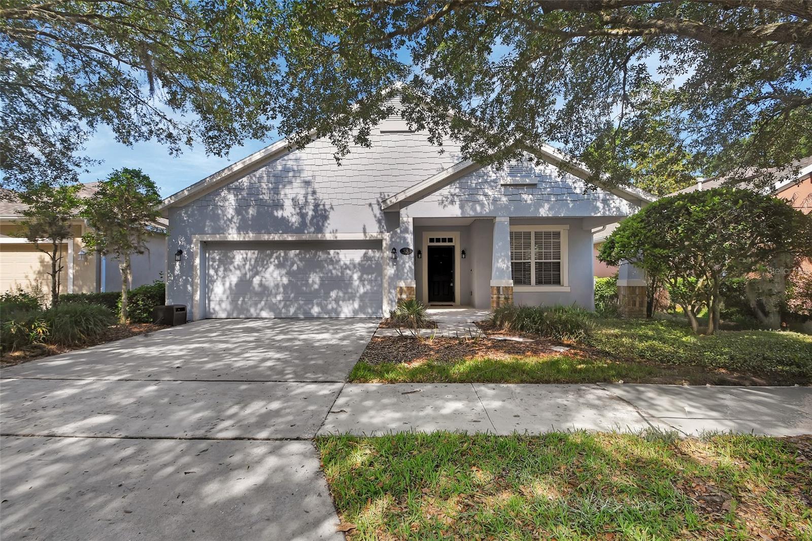 525 HERON POINT WAY