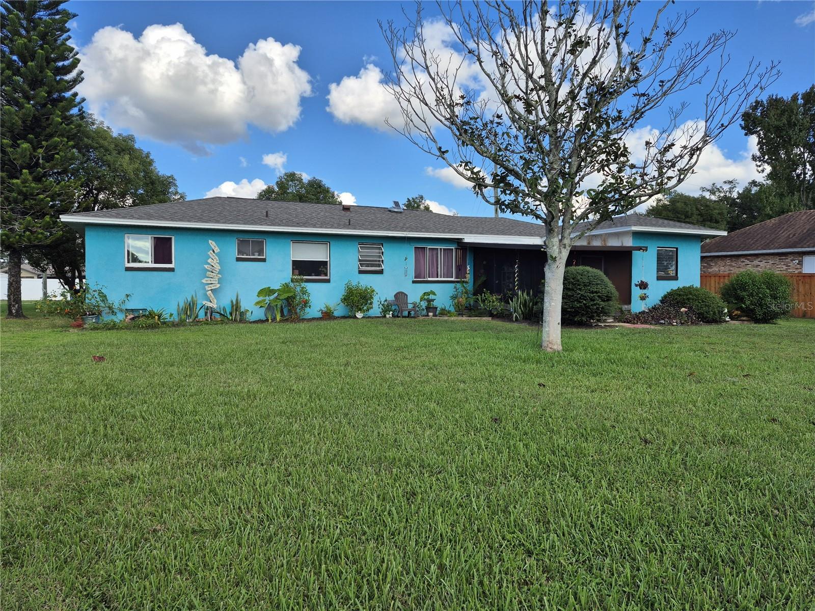 9 POINSETTIA DRIVE