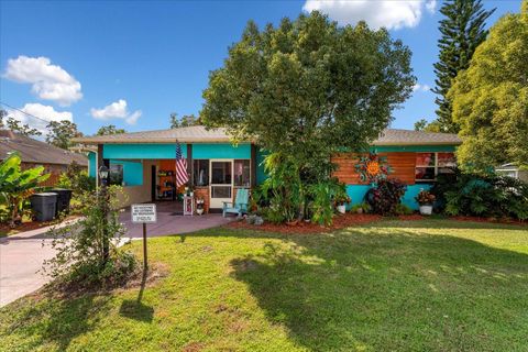 Photo of 9 Poinsettia Drive, Debary, FL 32713 (MLS # O6353316)