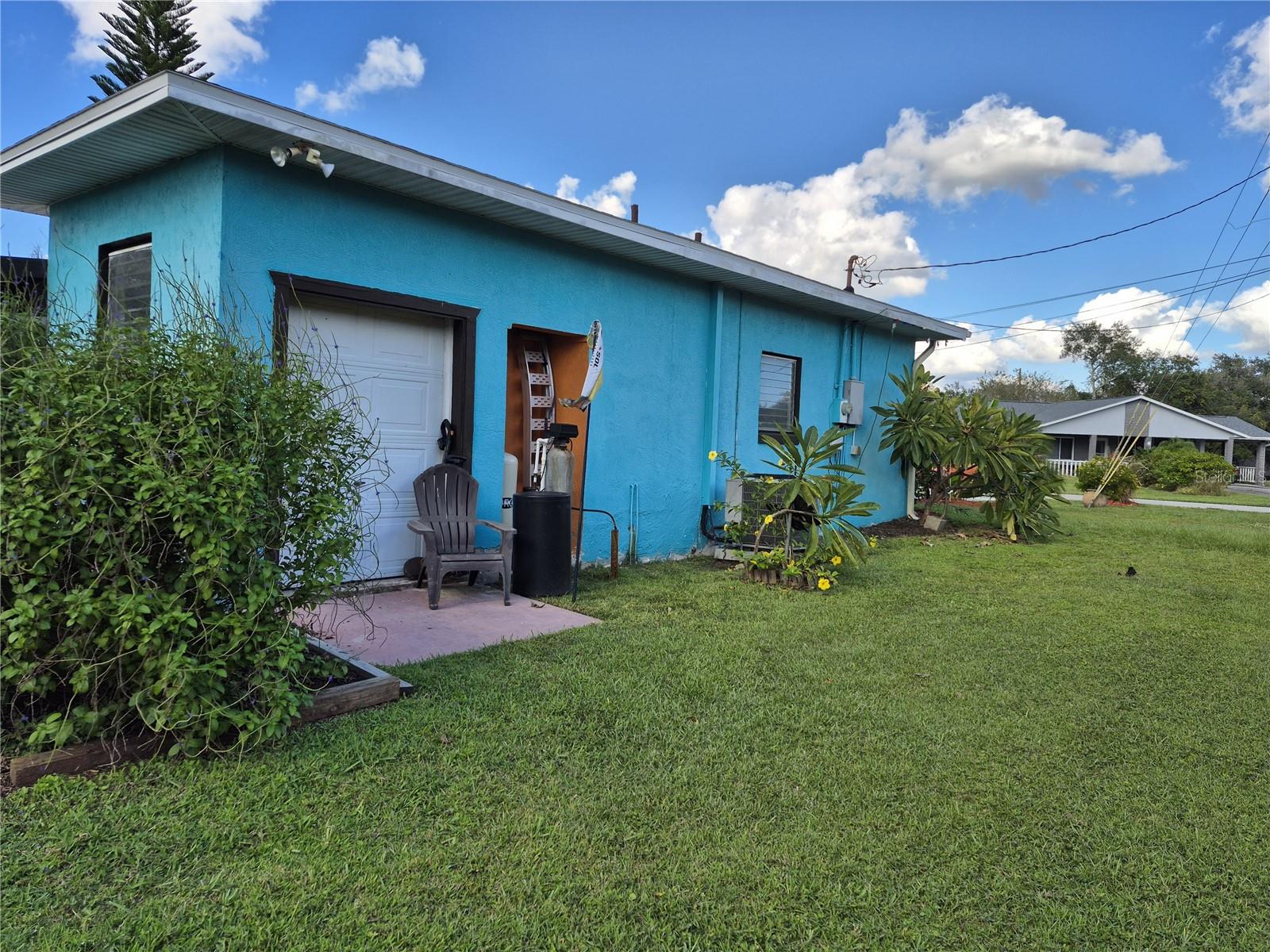 9 POINSETTIA DRIVE