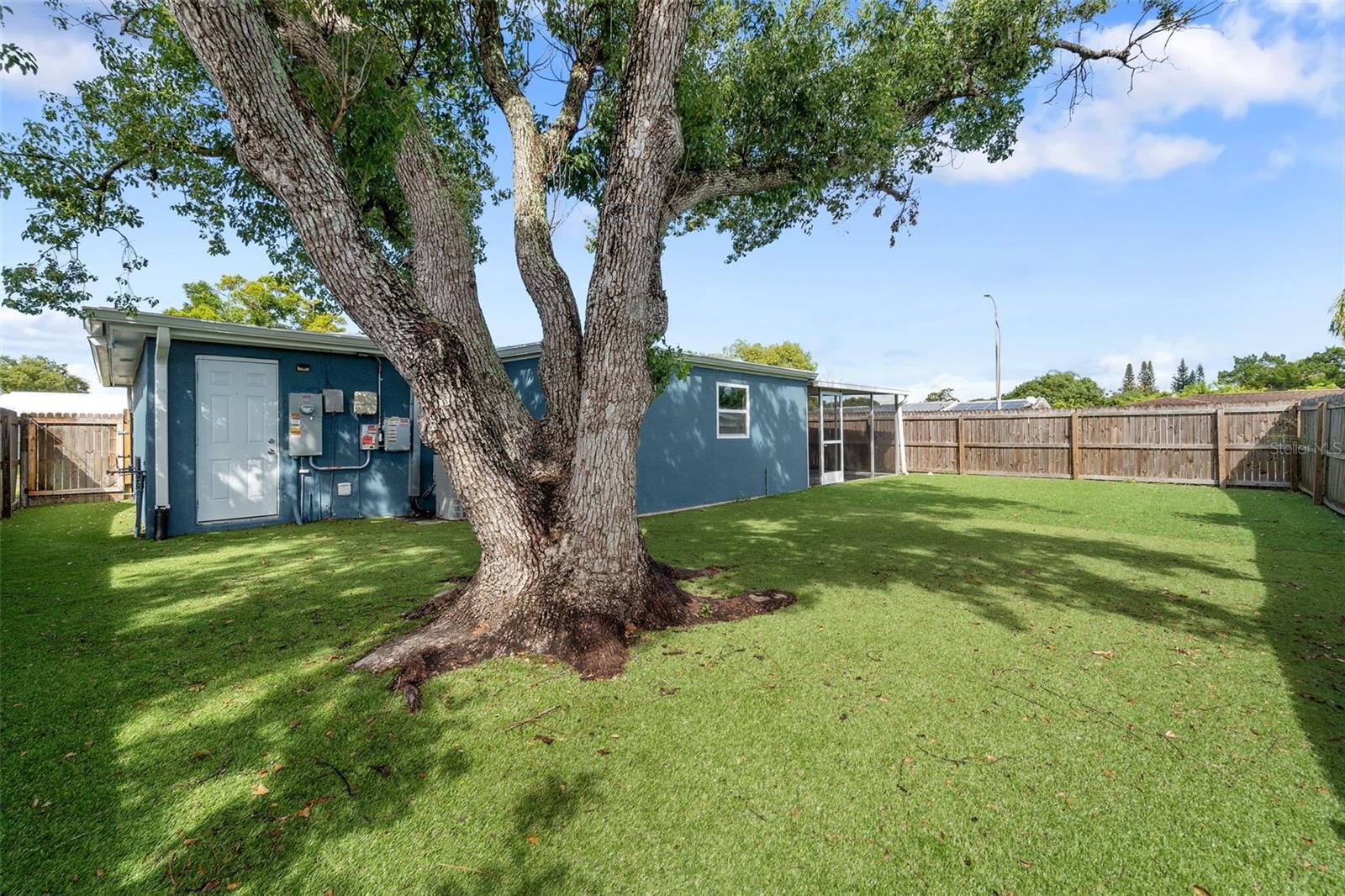 BEACON SQUARE - Residential