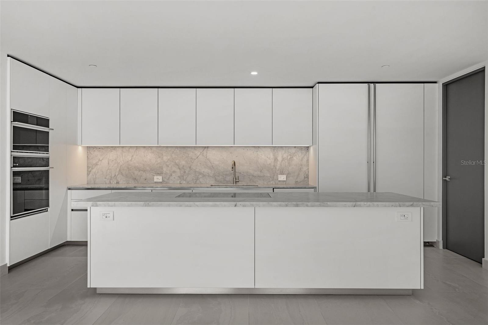 LE PARC CONDOMINIUM - Residential