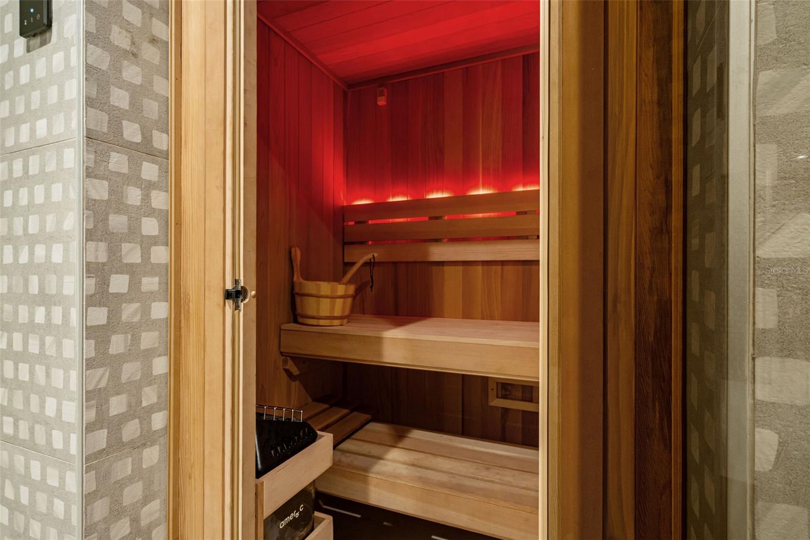 LE PARC CONDOMINIUM - Residential